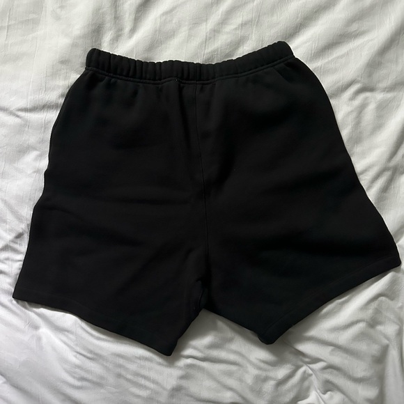 FEAR OF GOD Essentials Fleece Sweat Shorts - Picture 5 of 5